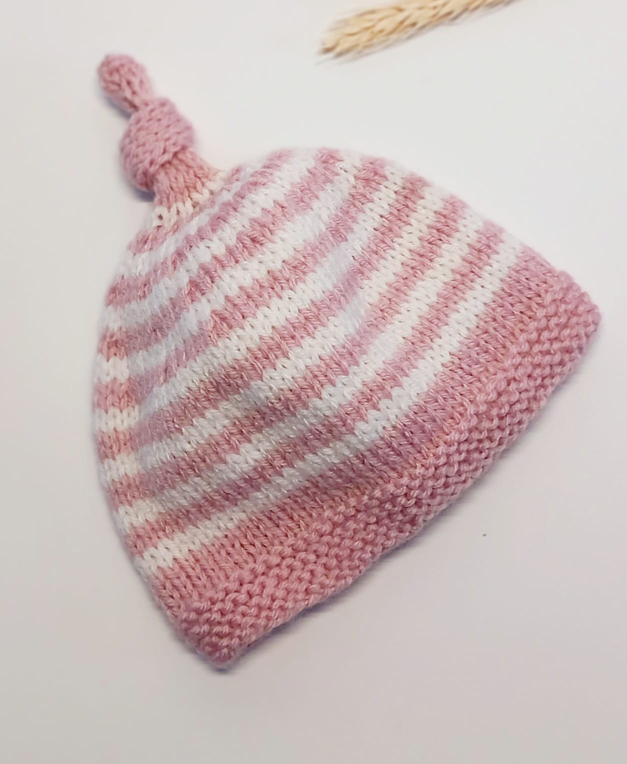 Hand knitted wool hat (Pink stripey)