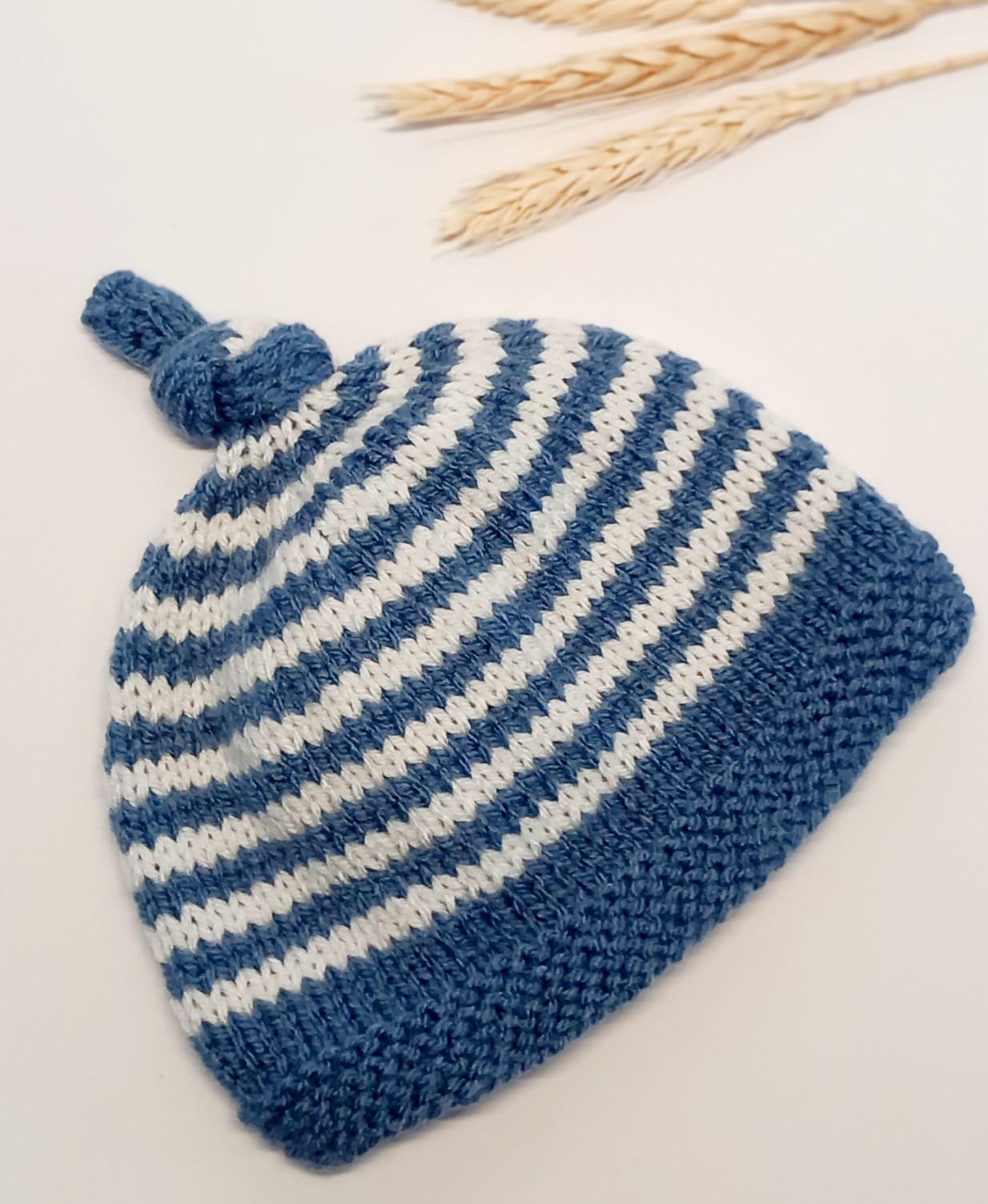 Hand knitted wool hat (Blue stripey)