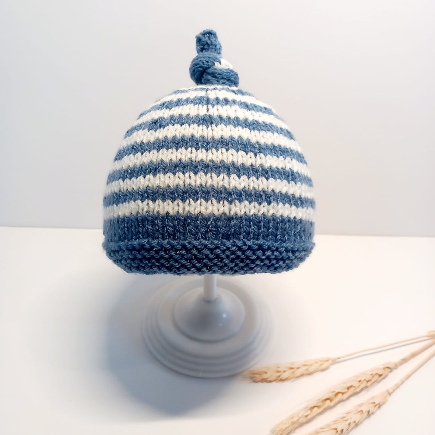 Hand knitted wool hat (Blue stripey)