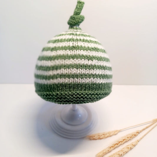 Hand knitted wool hat (Moss green stripey)