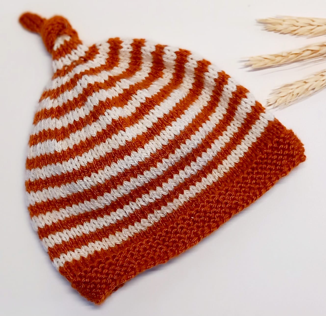 Hand knitted wool hat (Rust stripey)