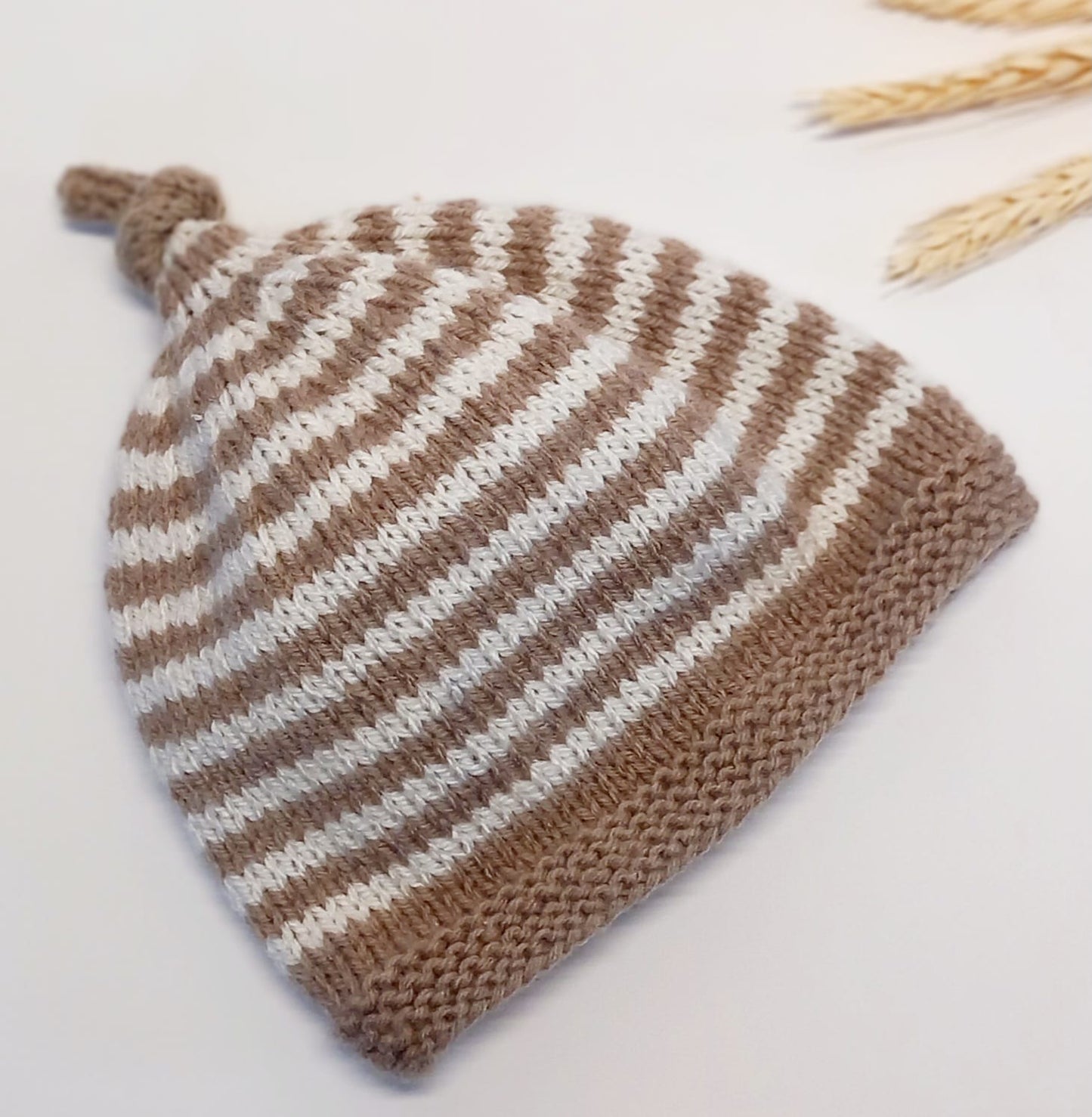 Hand knitted wool hat (Mocha stripey)