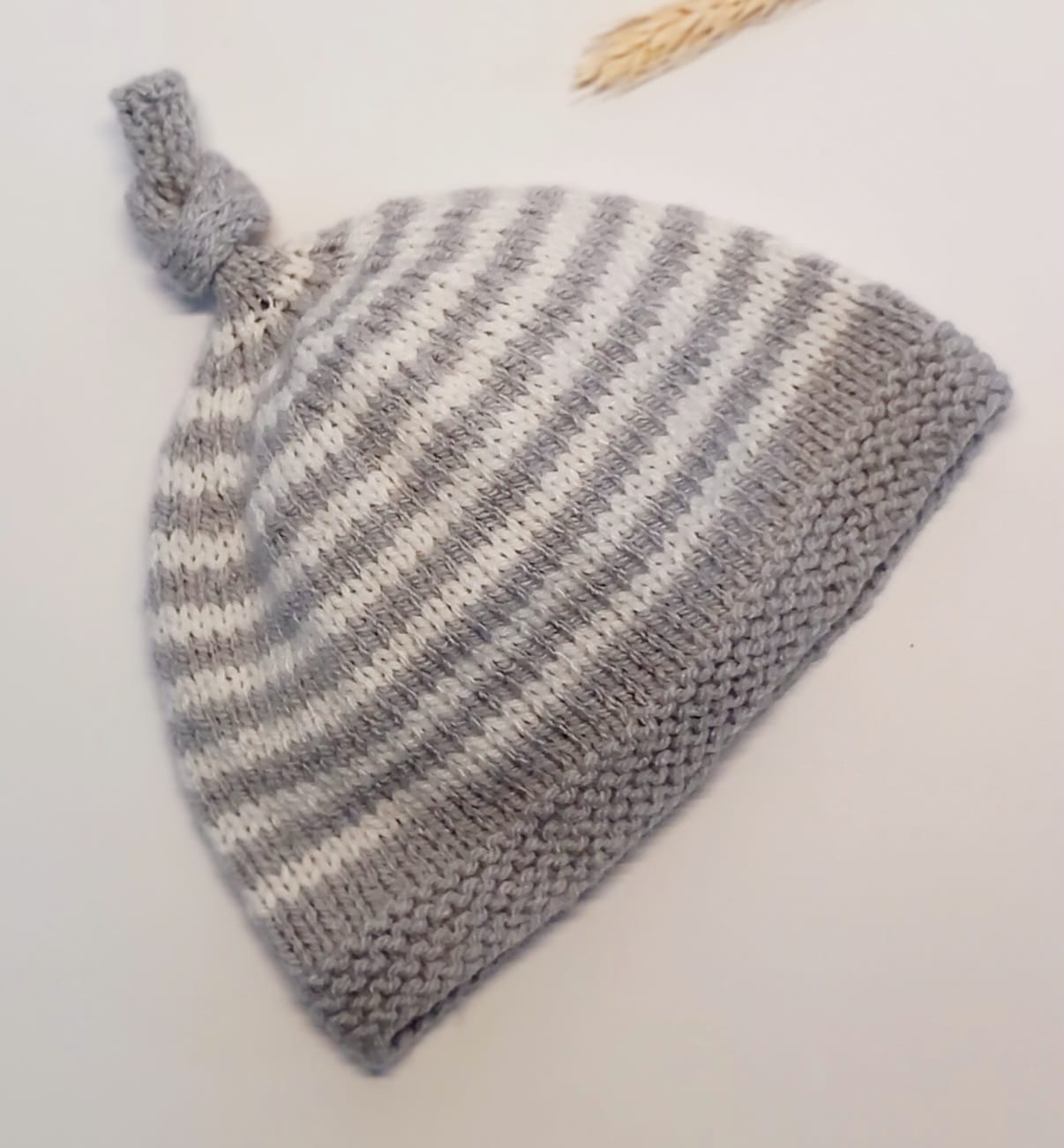 Hand knitted wool hat (Grey stripey)