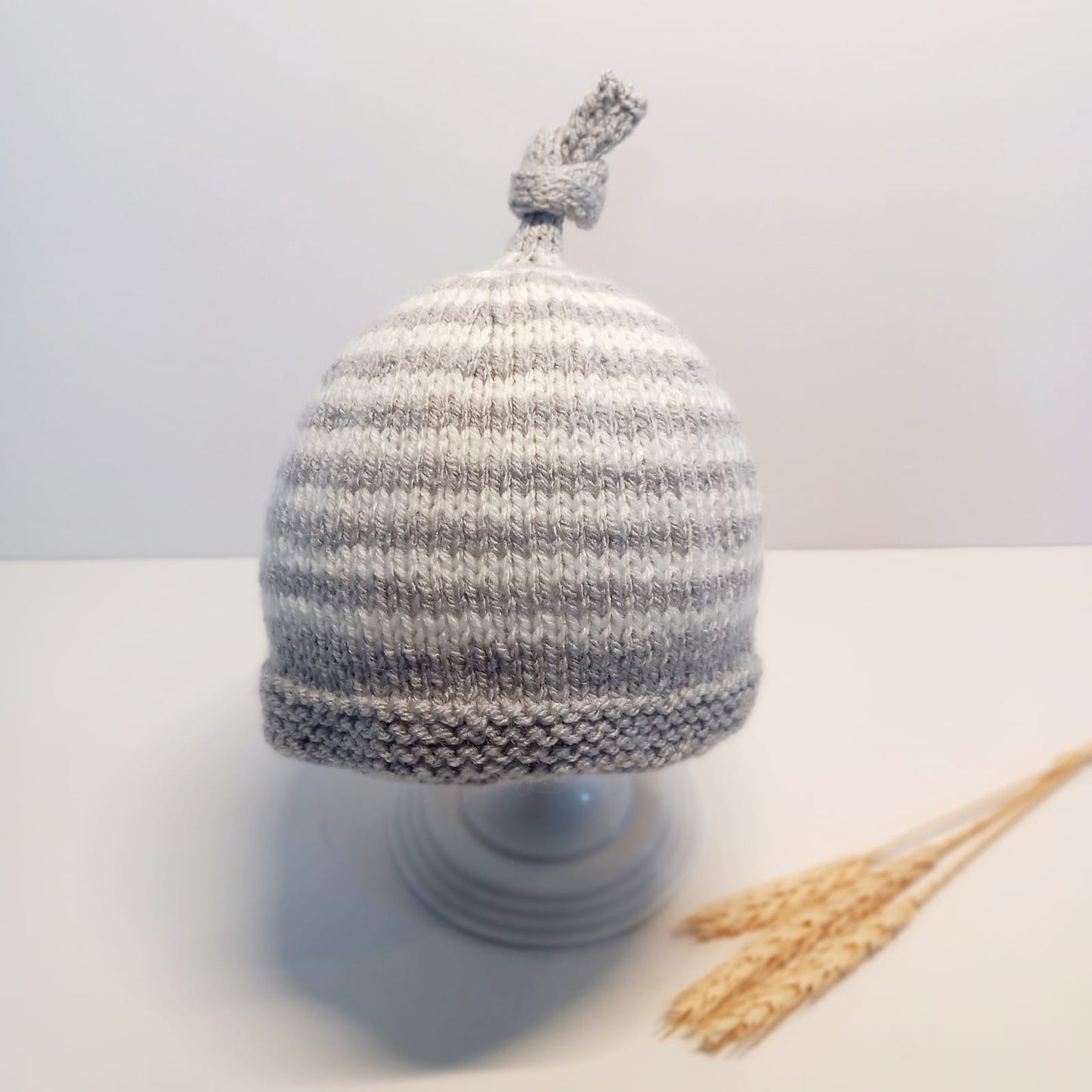 Hand knitted wool hat (Grey stripey)