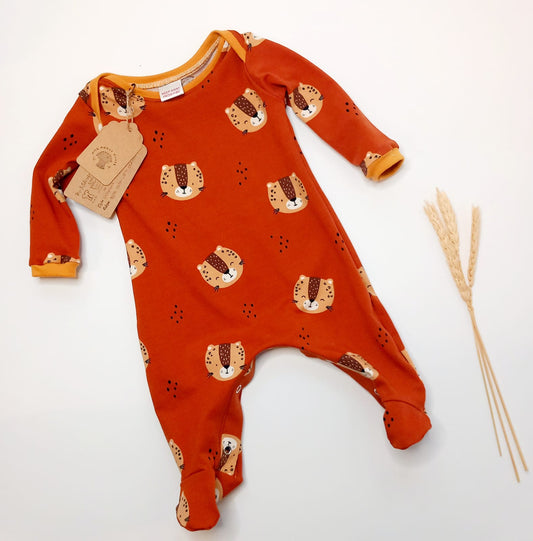 Footed sleepsuit (Rusty leopards)