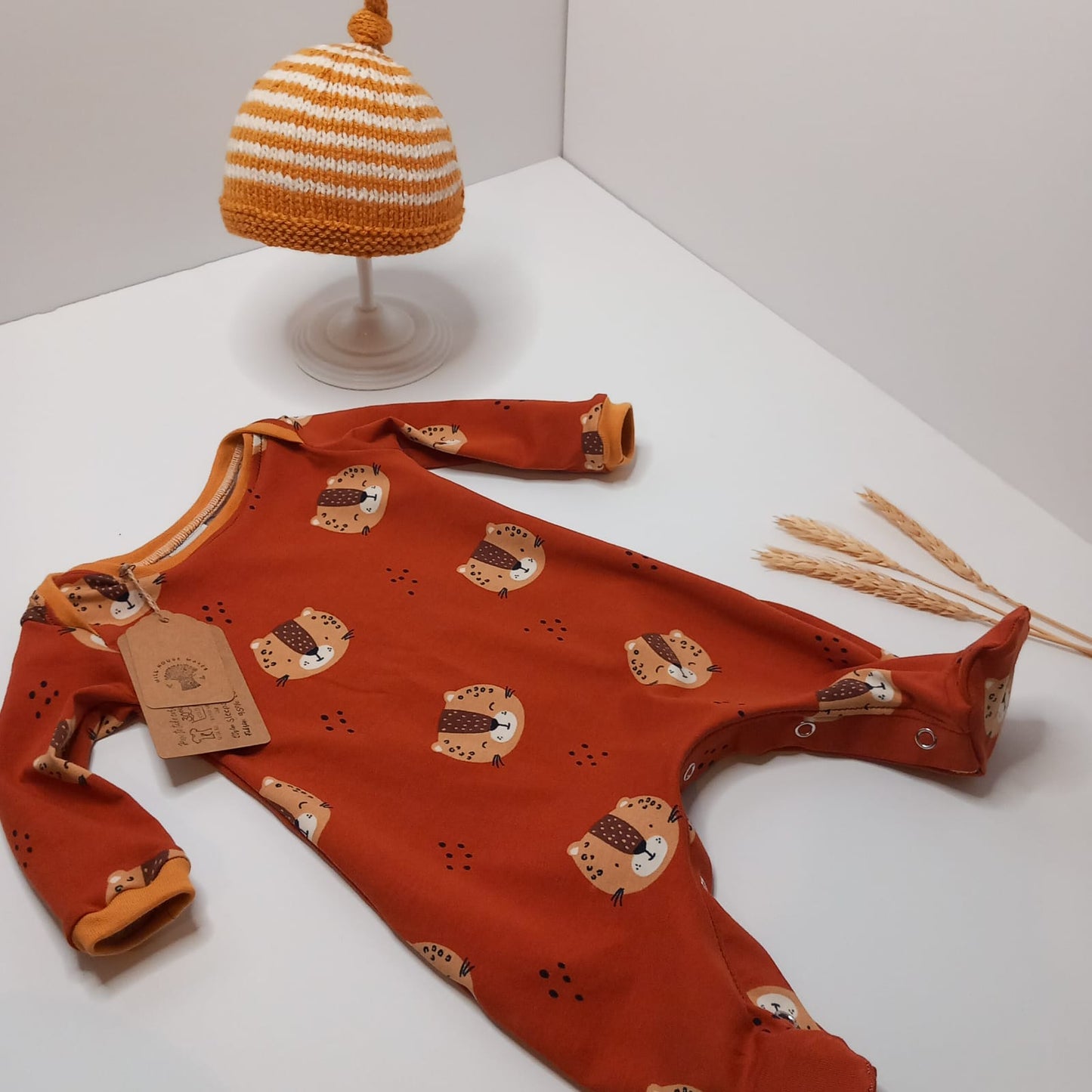 Footed sleepsuit (Rusty leopards)