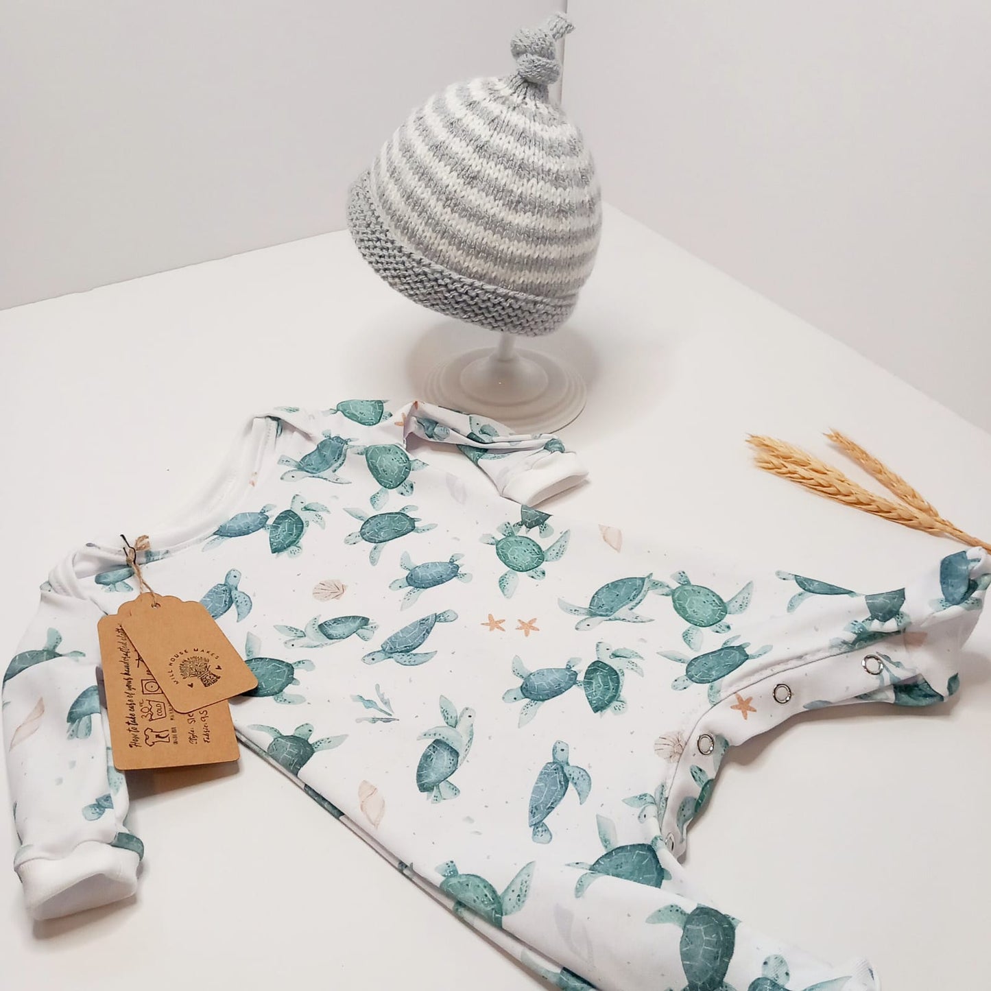 Footed sleepsuit (Tiny Turtle)